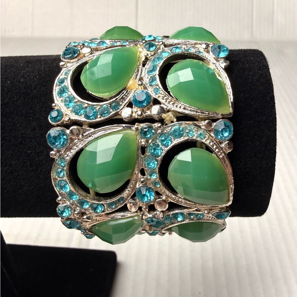 Vintage‎ Teal lucite Bead & Blue crystal Stud Silver Tone Wide Stretch Bracelet